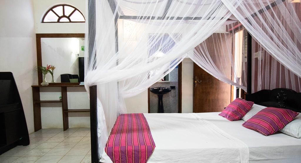 Villa Taprobane Negombo Exterior photo